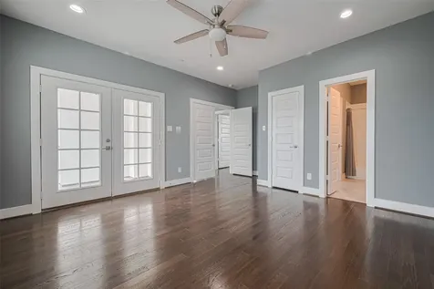 4318 E Center Street Houston TX 77007