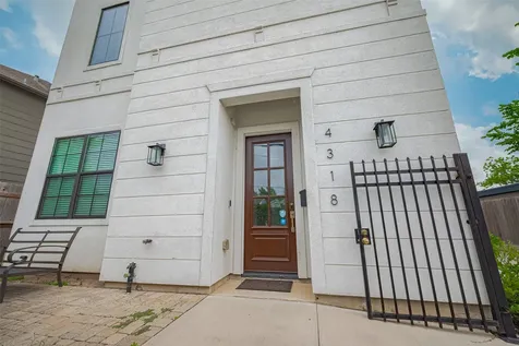 4318 E Center Street Houston TX 77007