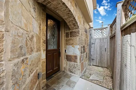 328 Bomar Street Houston TX 77006