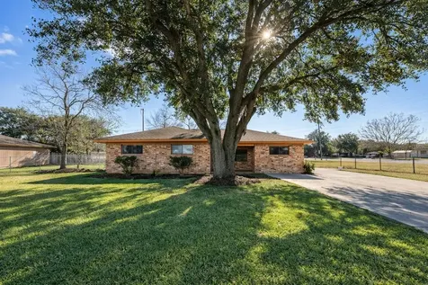 304 Frankie Street Wharton TX 77488