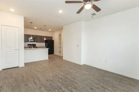 5712 Azle Avenue Fort Worth TX 76106