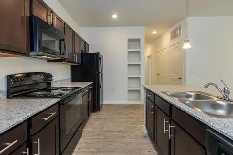 5712 Azle Avenue Fort Worth TX 76106