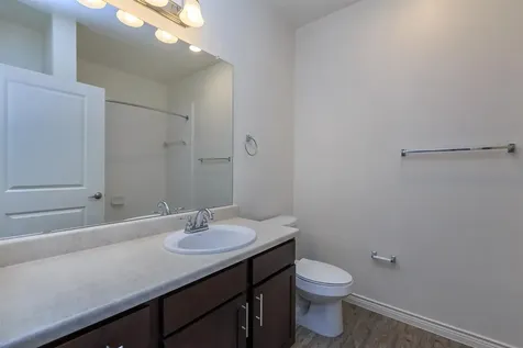 5712 Azle Avenue Fort Worth TX 76106
