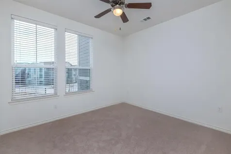 5712 Azle Avenue Fort Worth TX 76106