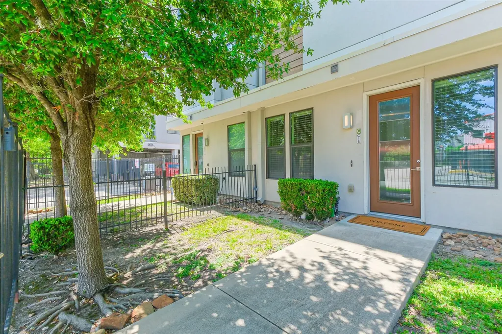 2401 Crawford Street C1b Houston TX 77004