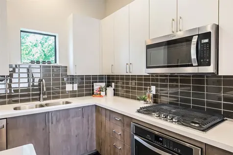 2401 Crawford Street C1b Houston TX 77004