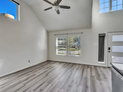 257 N Lynx Trail Montgomery TX 77316