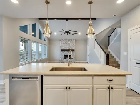 425 Amanda Circle Tiki Island TX 77554