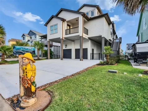 425 Amanda Circle Tiki Island TX 77554