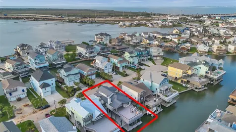 425 Amanda Circle Tiki Island TX 77554