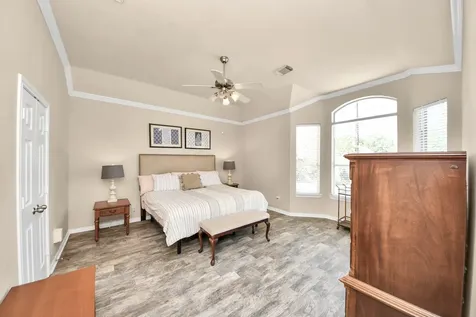 945 Autumn Brook Street Seabrook TX 77586