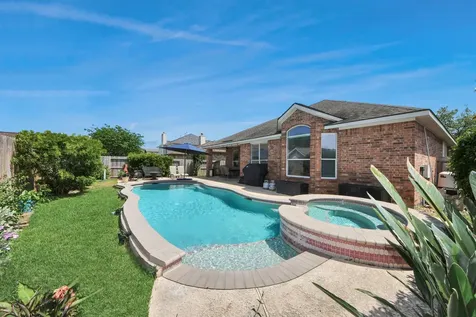 945 Autumn Brook Street Seabrook TX 77586