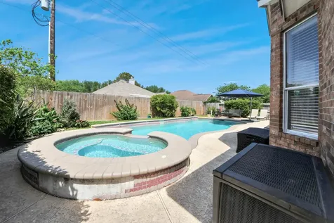 945 Autumn Brook Street Seabrook TX 77586