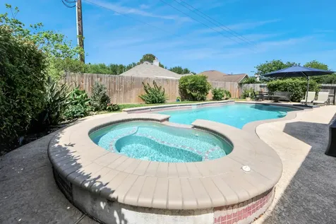 945 Autumn Brook Street Seabrook TX 77586