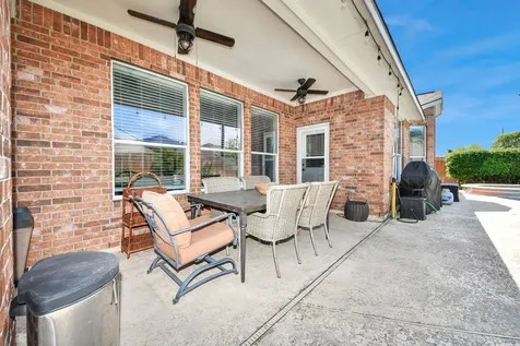 945 Autumn Brook Street Seabrook TX 77586