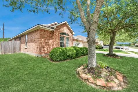 945 Autumn Brook Street Seabrook TX 77586