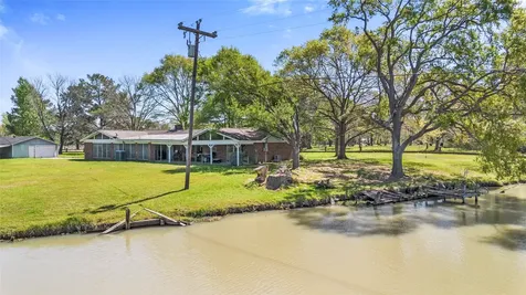 1633 River Road Goodrich TX 77335