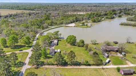 1633 River Road Goodrich TX 77335
