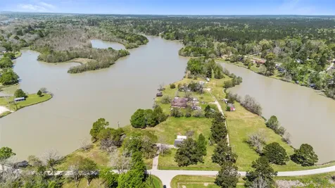 1633 River Road Goodrich TX 77335