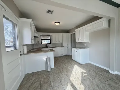 1214 W 5th Street Freeport TX 77541