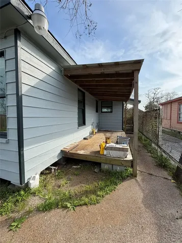 1214 W 5th Street Freeport TX 77541