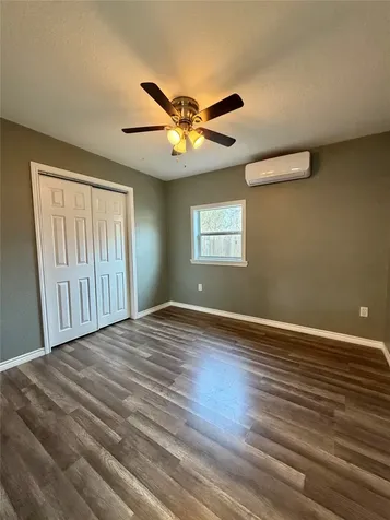 1214 W 5th Street Freeport TX 77541
