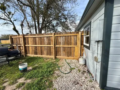 1214 W 5th Street Freeport TX 77541