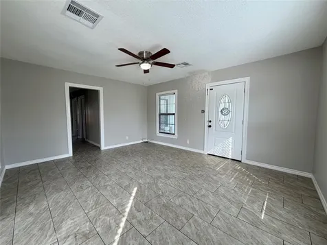 1214 W 5th Street Freeport TX 77541