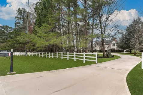 11827 Water Oak Drive Magnolia TX 77354