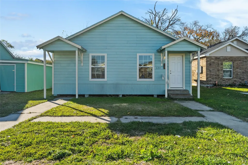 925 4th Avenue N Texas City TX 77590