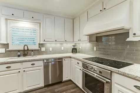 14 Shorelake Drive Kingwood TX 77339