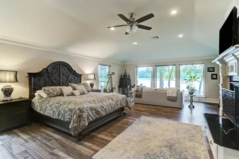14 Shorelake Drive Kingwood TX 77339