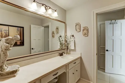 14 Shorelake Drive Kingwood TX 77339