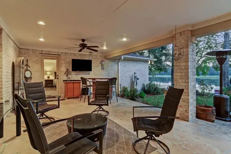 14 Shorelake Drive Kingwood TX 77339