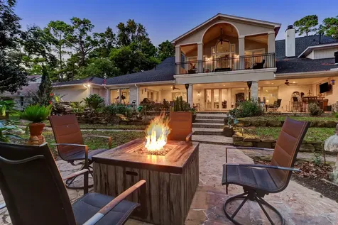 14 Shorelake Drive Kingwood TX 77339