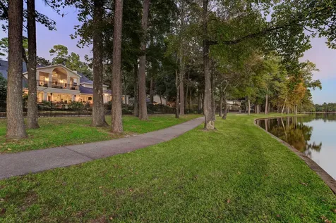 14 Shorelake Drive Kingwood TX 77339