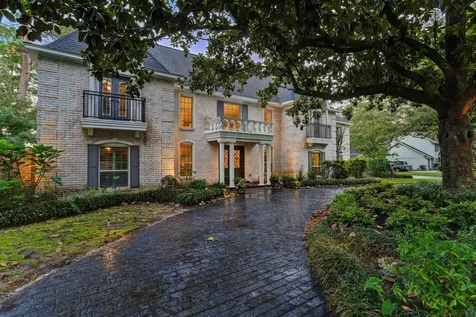 14 Shorelake Drive Kingwood TX 77339