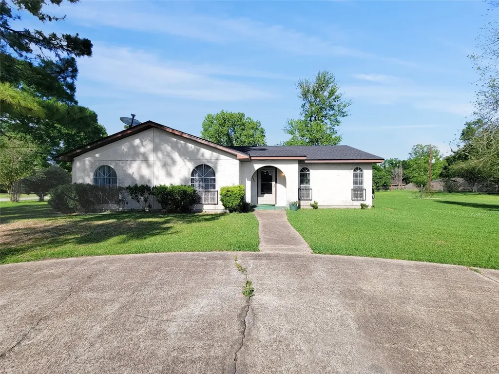 2295 Chester Street Dayton TX 77535