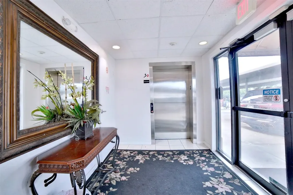 6611 W Sam Houston Parkway Parkway S 1f Houston TX 77072
