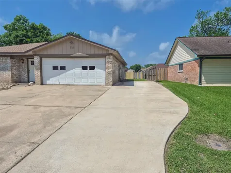 518 Walnut Street Lake Jackson TX 77566