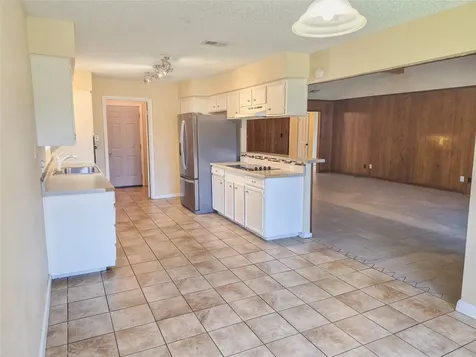 518 Walnut Street Lake Jackson TX 77566