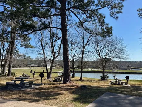 7 Wildwood Lake Drive Huntsville TX 77340