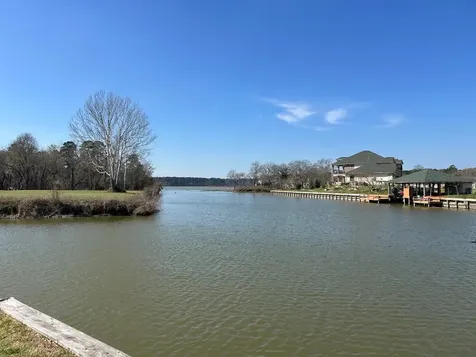 7 Wildwood Lake Drive Huntsville TX 77340