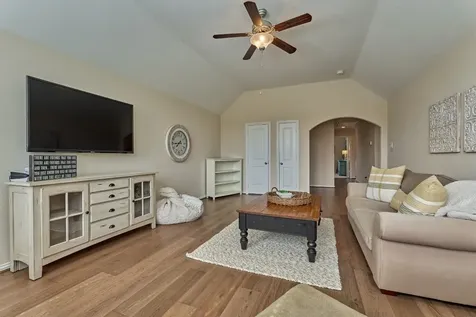 128 Shane Street Montgomery TX 77316