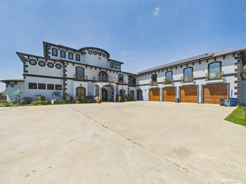 1259 County Road 147 Alvin TX 77511