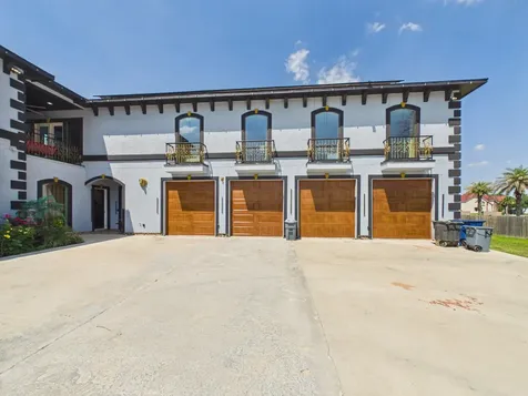 1259 County Road 147 Alvin TX 77511