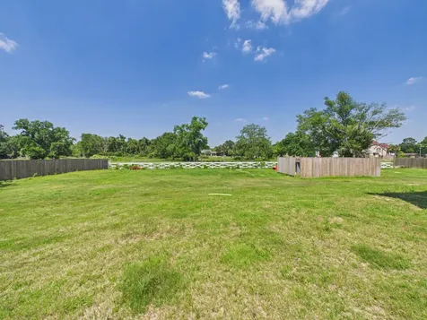 1259 County Road 147 Alvin TX 77511