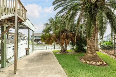 139 Driftwood Road Freeport TX 77541