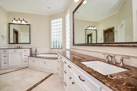 12711 Waterside Way Houston TX 77041