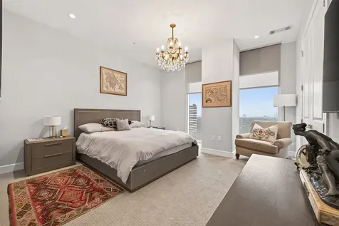 4521 San Felipe Street 2602 Houston TX 77027
